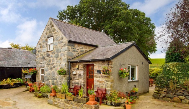 Bwthyn Conwy - Three Bedroom House, Sleeps 6