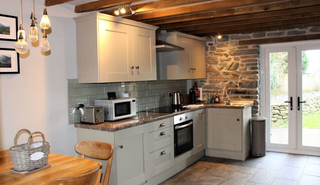 Bwthyn Iorwg - Two Bedroom House, Sleeps 4