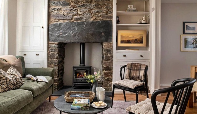 Bwthyn Llechi (Slate Cottage)