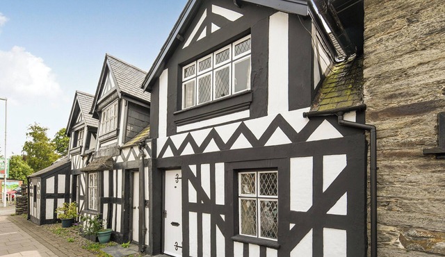 Bwthyn Llys (Machynlleth Old Court House)