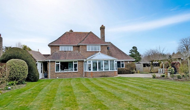 By Harbour, Birdham - a family house that sleeps 7 guests in 3 bedrooms