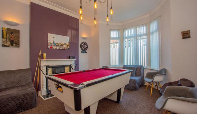 By Lushlets - City Centre Hot tub Pool table - Great for Hens Stags & Rugby groups!