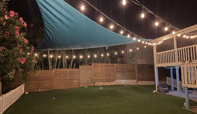 By the Bay Getaway: stilted home, close to beaches, sponge docks, biking trail