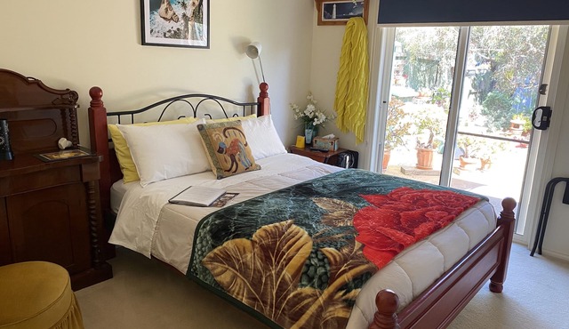 By the Bay private guest suite/kitchenette Short term stays, 1 to 4 days
