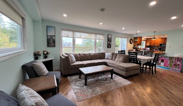 By the Lake! 2 Bedroom Unit with Fire Pit & Games