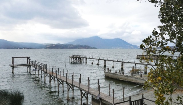 By the Lake apartement