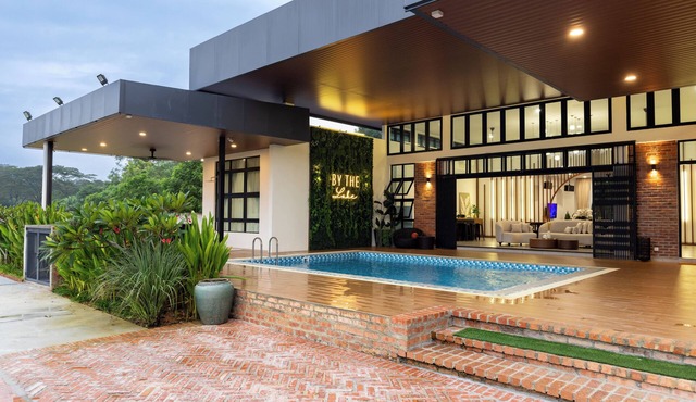 BY THE LAKE VILLA in serene Semenyih with AC, WiFi.