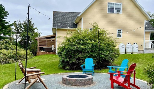 By the Vines Cottage - Hot Tub