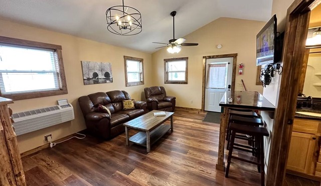 By The Way - 2 Bedroom Efficiency Luxury Cabin