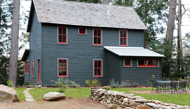 Bygone era Lake Buel cottage with access to shared dock and canoe