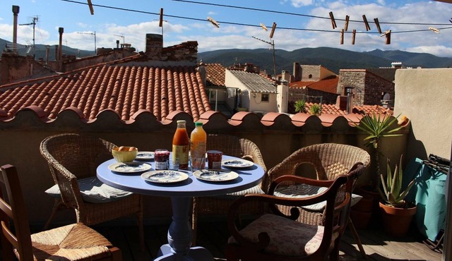 Byhus med takterrass, 30 minuter från Medelhavet