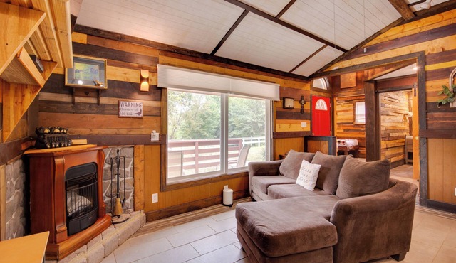 'Byrd's Nest' Lake Lafayette Escape w/Fire Pit