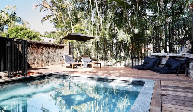 BYRON BAY BLACK - The Kingsley