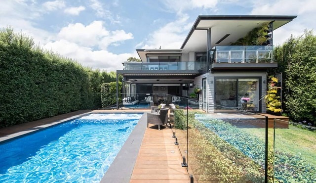 Byron by the Beach | Luxury Heated Pool and Views