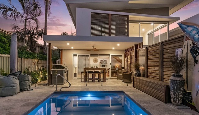 Byron Sunrise - 4 BR retreat with heated pool