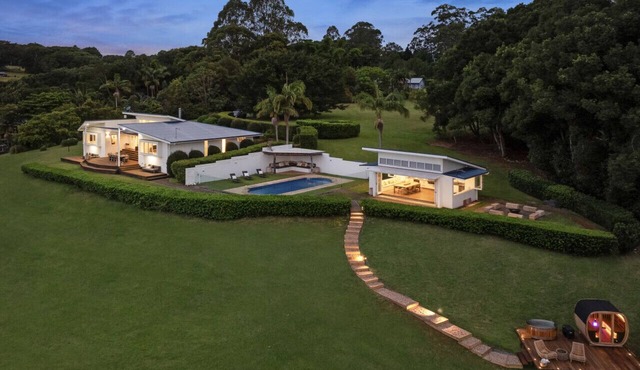 Byrons Brae – Tranquil Estate w/ Pool & Views