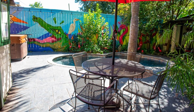 Bywater New Orleans oasis with 4 suites and cocktail pool
