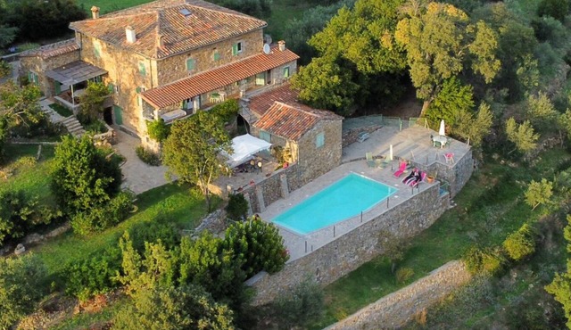 Cévennes : beautiful 17th century house, 120ha, Swimming pool, Wifi