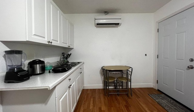 Cómodo Apartastudio con Entrada Independiente al Mejor Precio y Ubicación