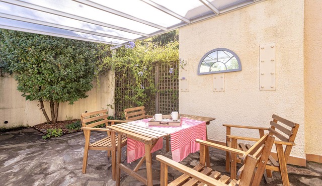 Côté Jardin Apartment with View, Terrace & Garden, 2 Minutes from Céret Center