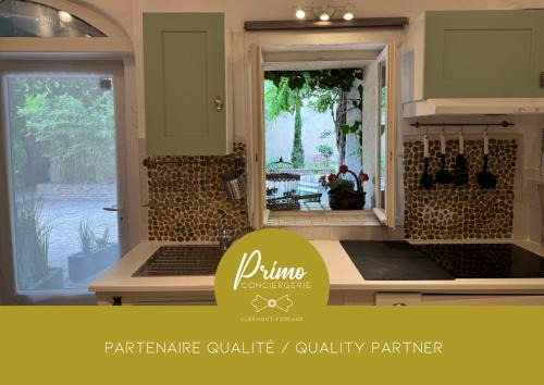 Côté Jardin - Studio voûté by PRIM0 C0NCIERGERIE