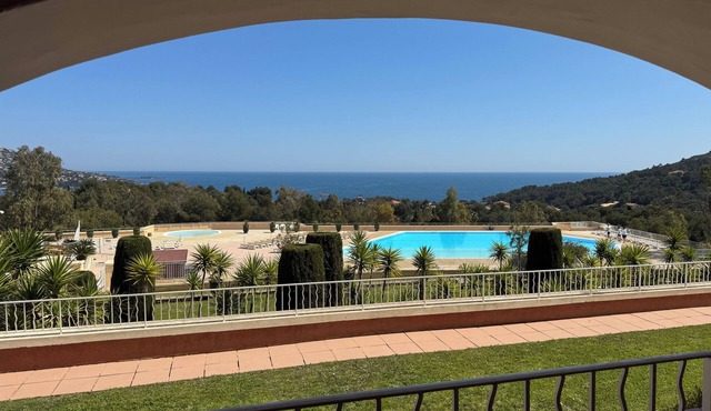 Côte d'Azur, Cap Estérel, superb panoramic sea view.