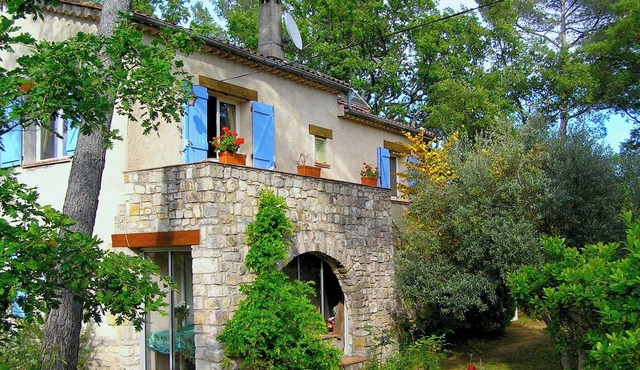 Côte Dazur : Loue Étage Dans une Domaine de 1,4 ha - 5 Couchages