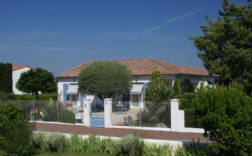 Côté plage - APPARTEMENT VILLA L'OLIVIER Vaux sur mer-Royan