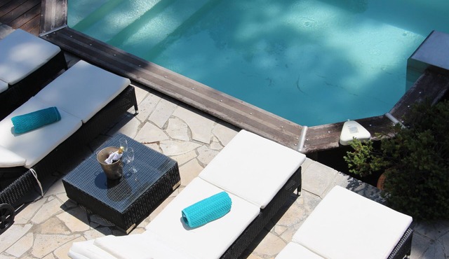 Côte d'Azur-Villa for 6 people - sauna - pool-trampoline-beach