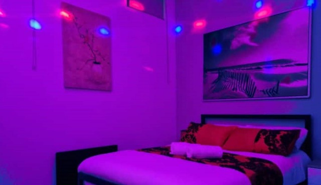 *C!4* Enjoy a wonderful stay in our Cosy Luxurious & Spacious ground floor Apt