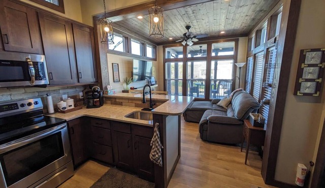 C-59 Rustic Cabin on Lake Norman