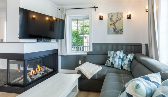 Condo 1114: River Views & Summer Magic