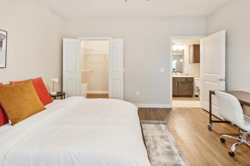 C Creek 7206 I New Construction 1Bd Apt I Gated