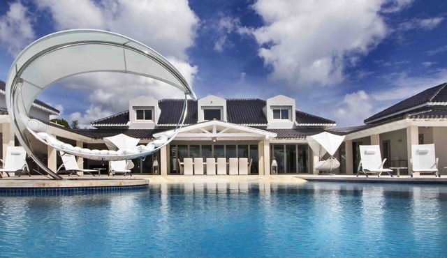 C'est La Vie Luxury villa