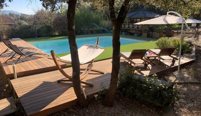 Cozy studio in Provence with private garden, swimming pool and wifi