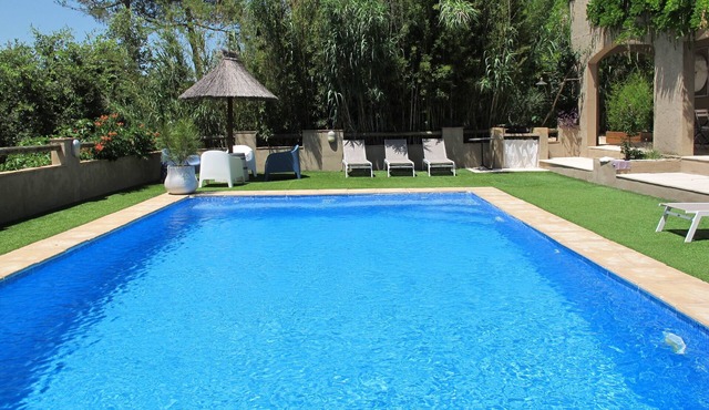 Charming rental with private pool for 7 people in St Maximin