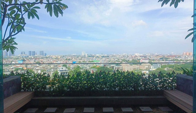 CGK airport transfer, 24H security-CCTV, early check-in* & late check-out*. T&C