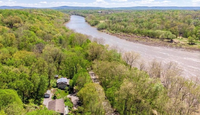 C&O Canal Potomac River Cottage