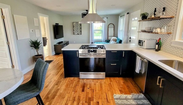 [C] Private Country Retreat 10 Acres + 4 Min to Lawrence