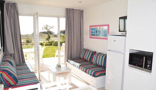 C005-Apartment-Comfort-Private Bathroom-Sea view