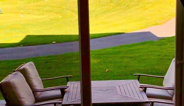 C03 Spacious 3BR Townhouse on the Golf Course