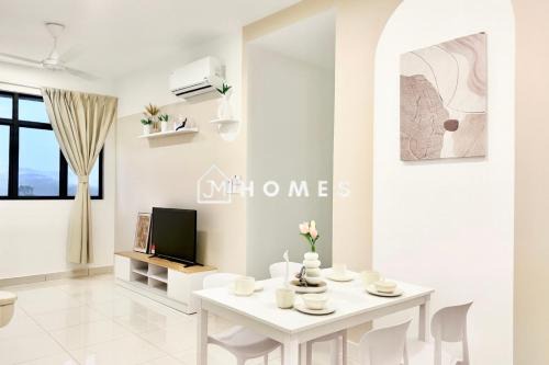 C180 Trader Park 2BR Warm Cozy Free Carpark #C8