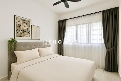 C180 Trader Park 3Room Balcony Free Parking #203