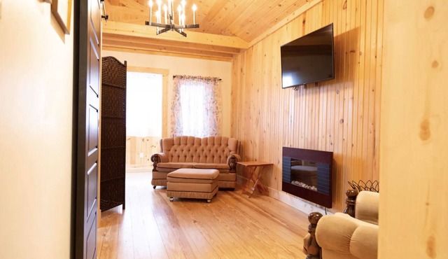 C5 - Cozy Lakeside Cottage in Temiskaming Shores