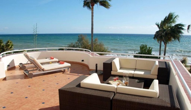 C6 Espectacular y moderno apartamento en primera línea - Estepona - Sinfonia del Mar