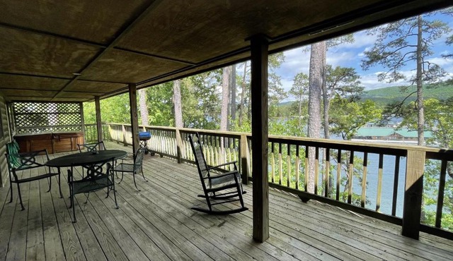 C8, Two bedroom, two bath log-sided, lake view luxury cottage with hot tub