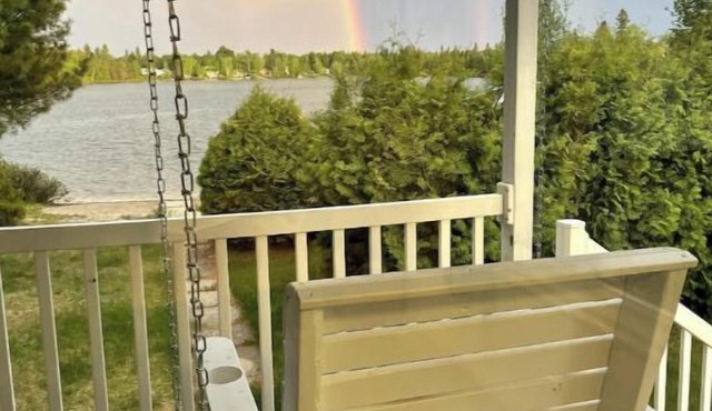 The Lac Rose oasis