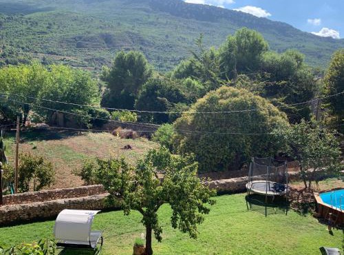 Ca L'Esquelleta casa rural by El Secret de la Conca