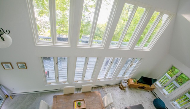 Serenity Awaits you at Grippen Lakehouse (Lakefront)