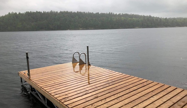 Charleston Lake Front Cottage 4 Bedroom